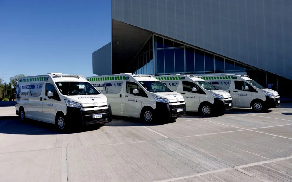 Entregan nuevas ambulancias a hospitales de Neuquén