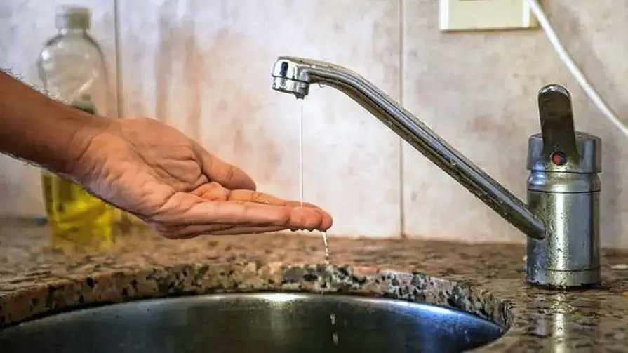 Servicio de agua afectado por reparación de un acueducto Neuquén capital
