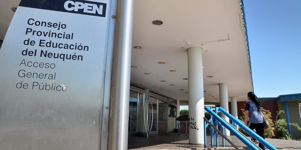 Es obligatorio el registro del personal de escuelas privadas