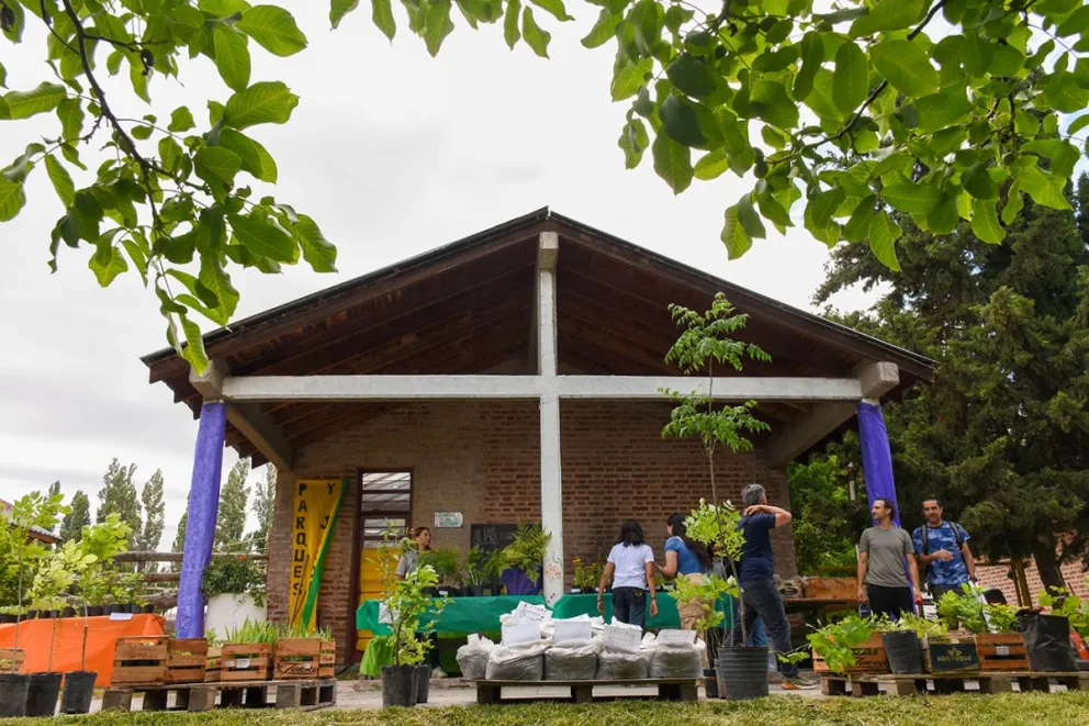 Las escuelas agropecuarias continúan en actividad