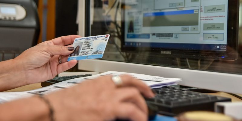 Neuquén comienza a enviar desde hoy licencias de conducir a domicilio
