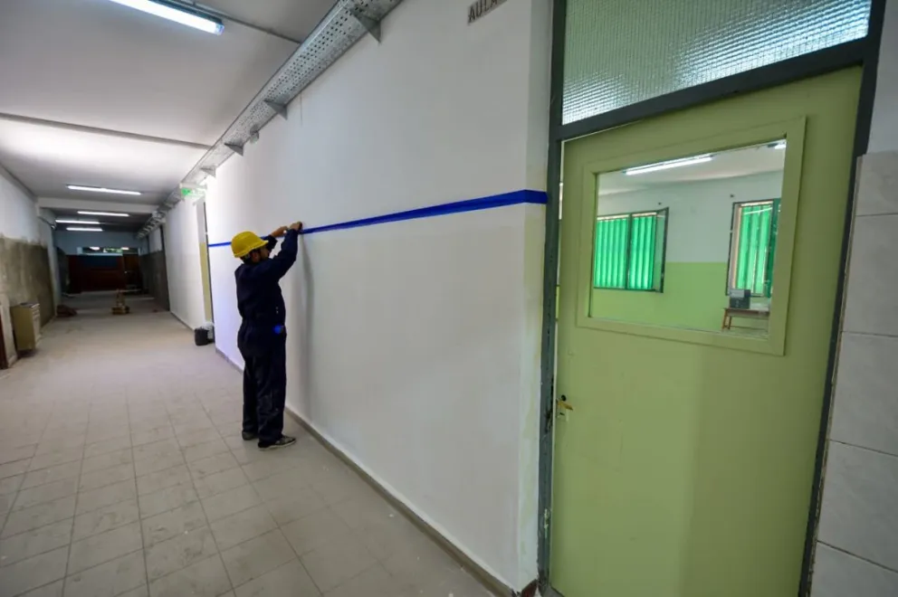 Supervisan el avance de obras escolares del Plan Verano