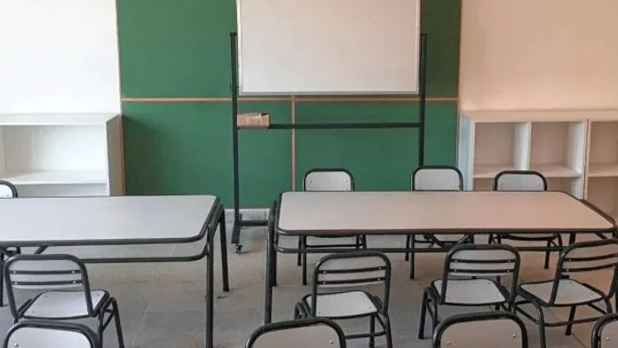 Comprarán equipamiento e insumos escolares por más de 4 mil millones de pesos