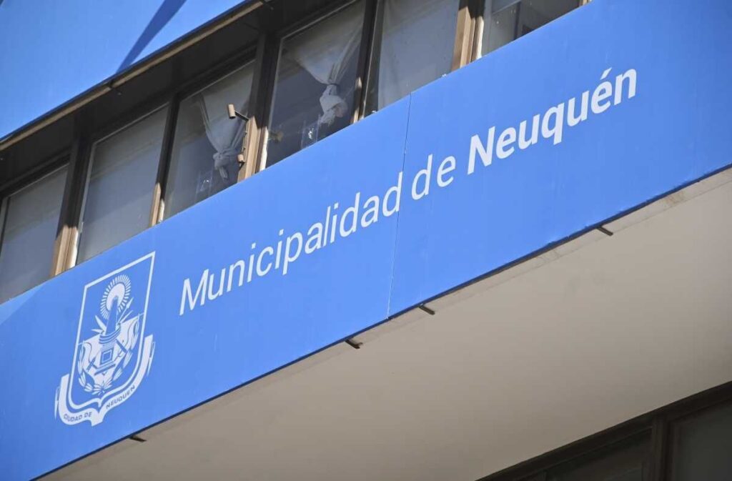 Empleados municipales de Neuquén cobrarán sus salarios este viernes