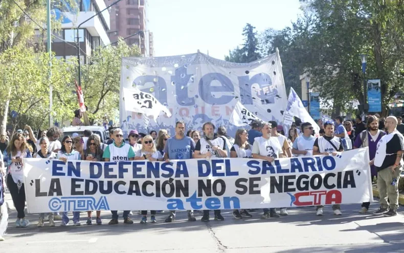 Este lunes, los docentes se movilizarán en Neuquén