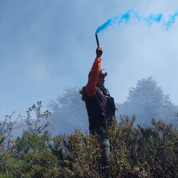 Los brigadistas pudieron llegar al final de la cola del incendio