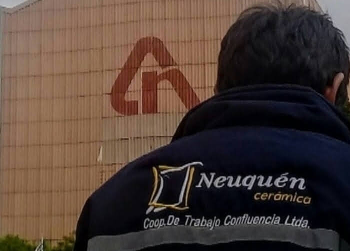 Cerámica Neuquén se quedó sin luz por una deuda millonaria con CALF