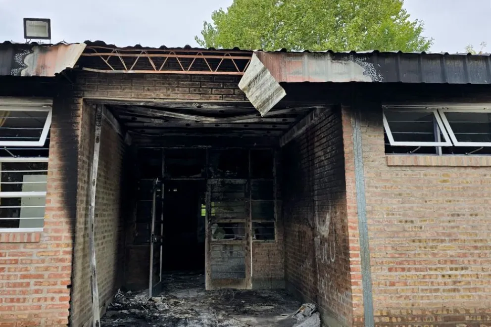 Denuncian penalmente el incendio ocurrido en la Escuela 342 de El Chañar