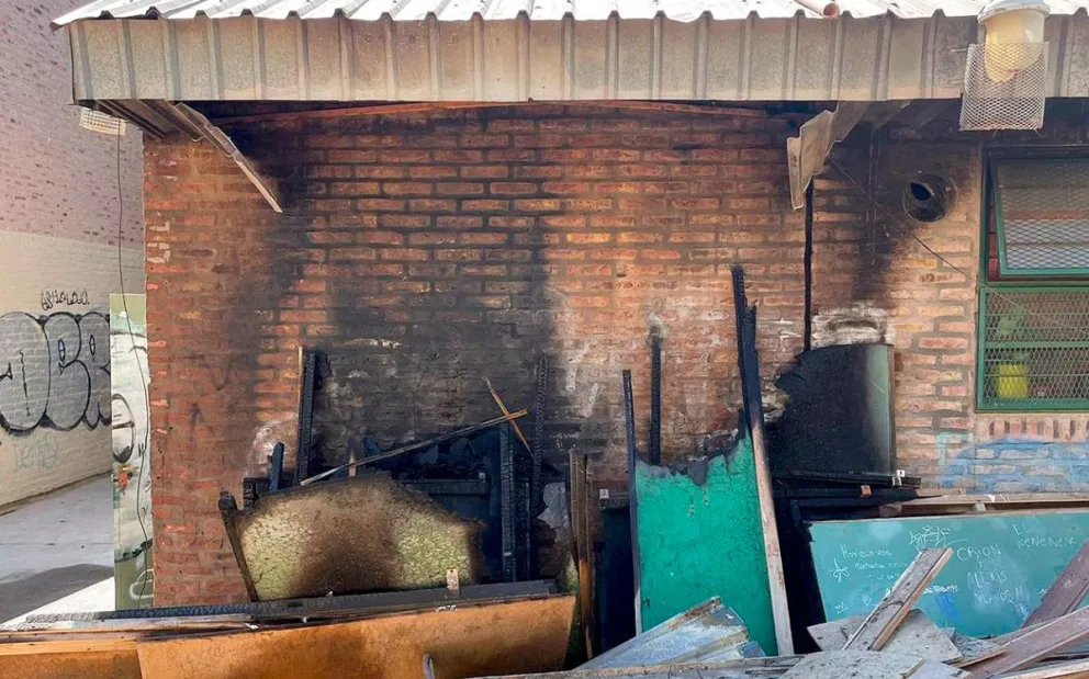 El Consejo Provincial de Educación presentó una denuncia penal por el incendio del CPEM 25 en Neuquén