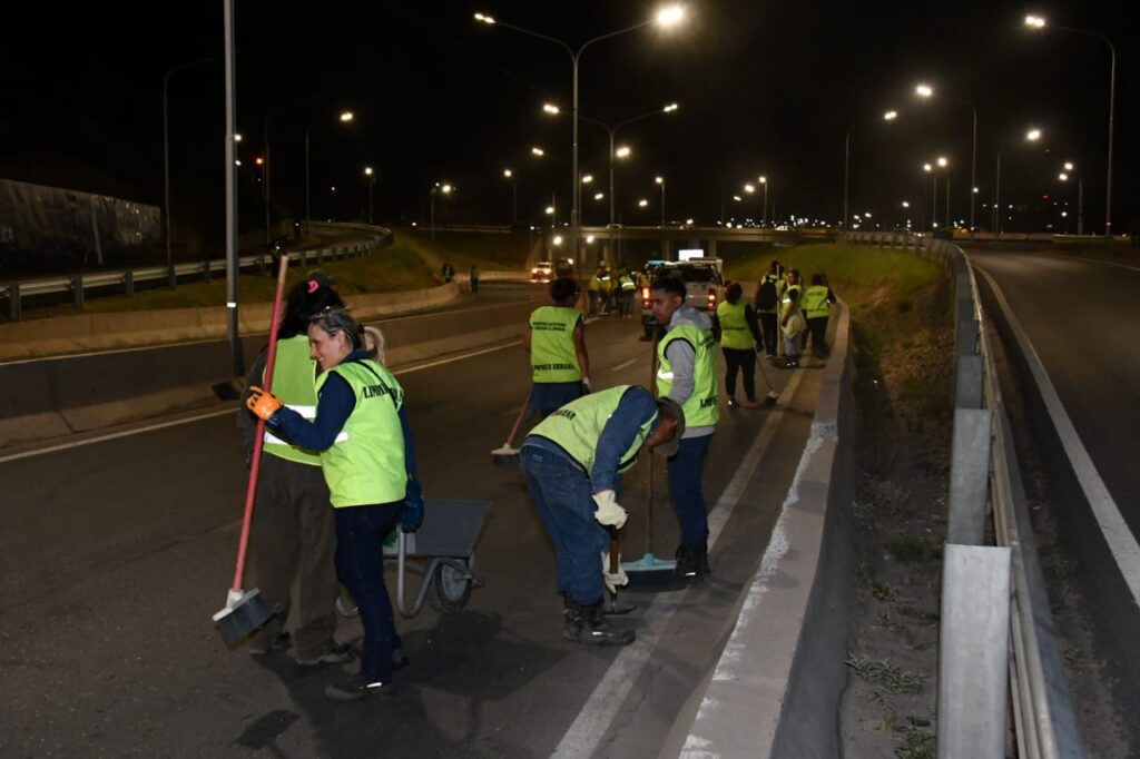 Realizaron un nuevo operativo de limpieza en el acceso norte de la ciudad