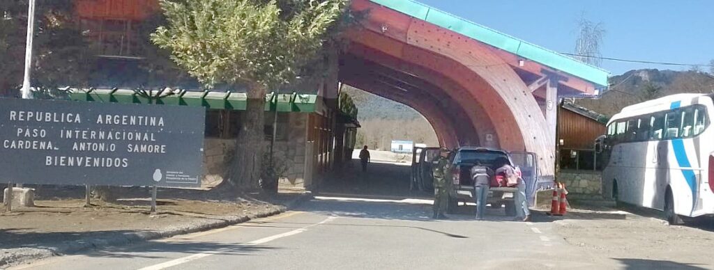 Cae un turista de Neuquén con estupefacientes ocultos en el motor de su auto