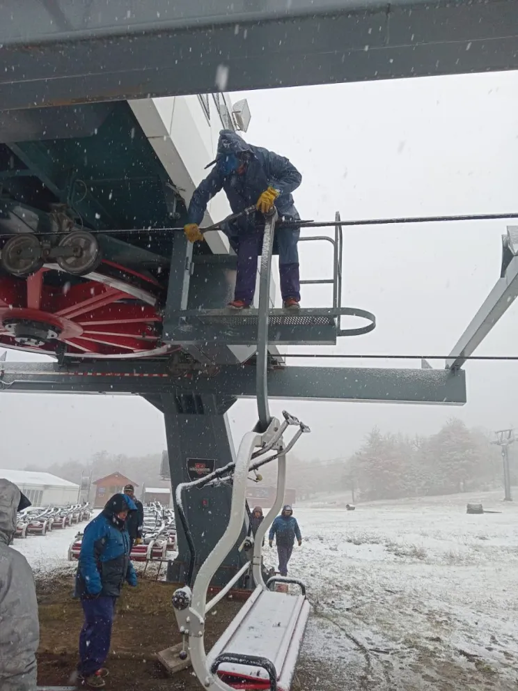 Chapelco pasa las inspecciones del INTI y avanza hacia una temporada segura