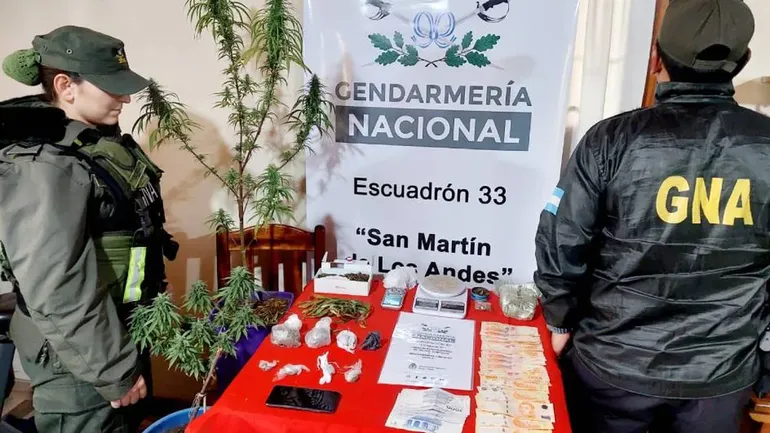 Entrega controlada y tres detenciones: así cayó una banda narco