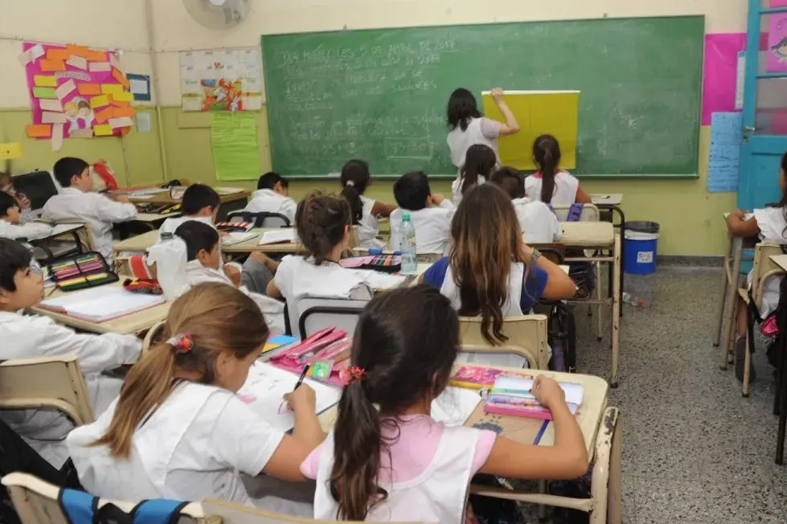 Con un incentivo económico, el ausentismo docente se ubicó en el 15 %