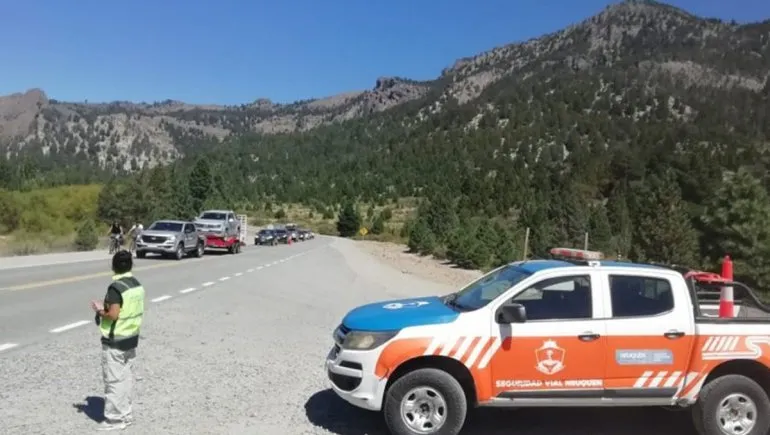 Refuerzan controles viales en rutas clave por el feriado largo