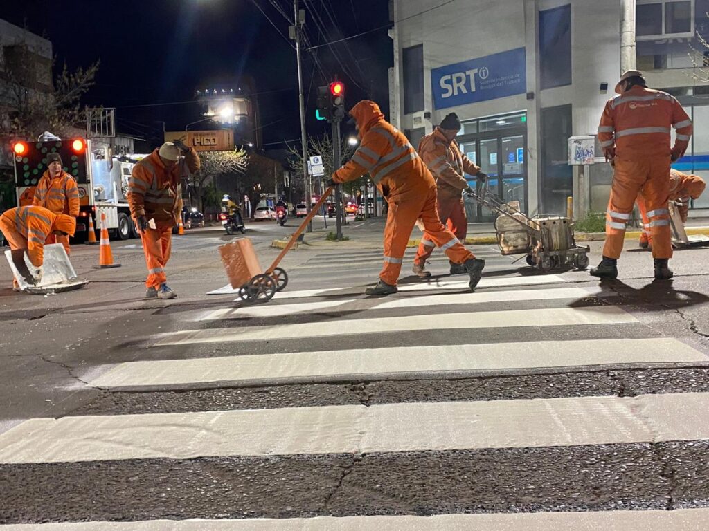 Acción preventiva: señalizan calles estratégicas para reducir la siniestralidad