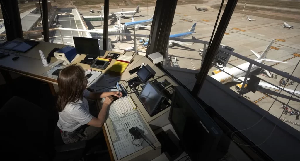 Controladores aéreos en conflicto: se esperan complicaciones en vuelos