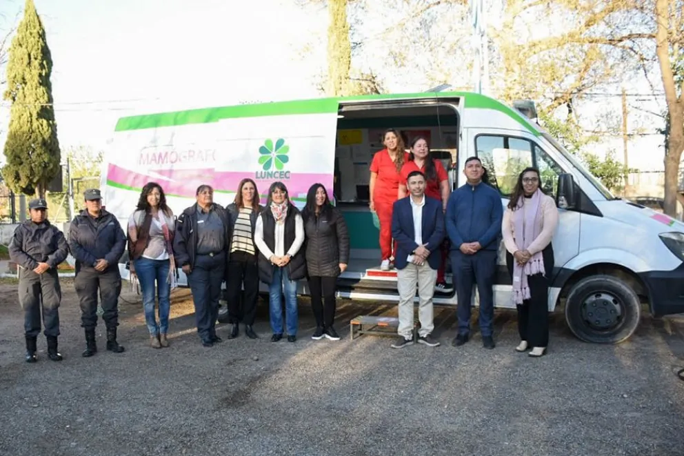 El Mamógrafo Móvil lleva la prevención a internas y personal policial de la Unidad N°16