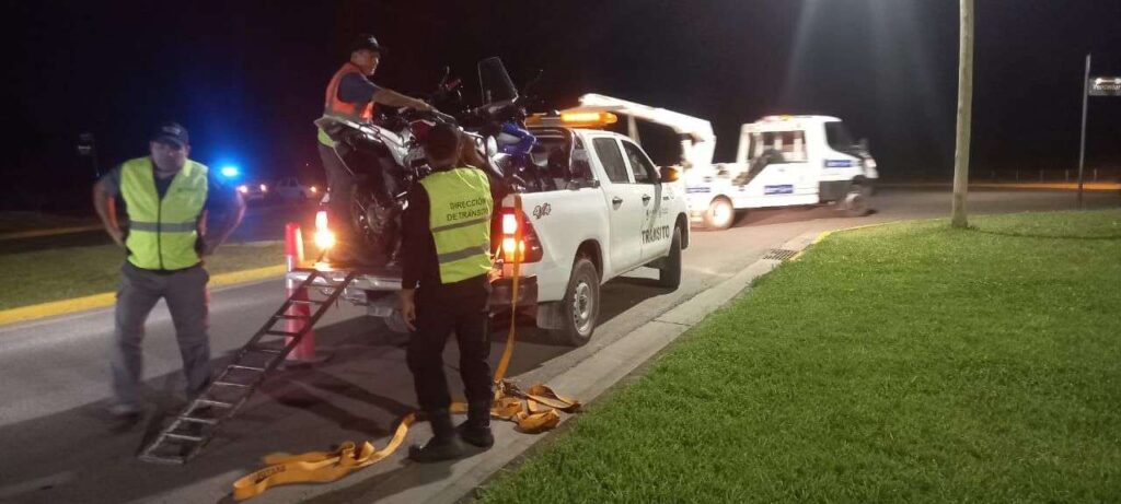 Alcoholemias, fugas y motos incautadas en una noche de controles en Neuquén