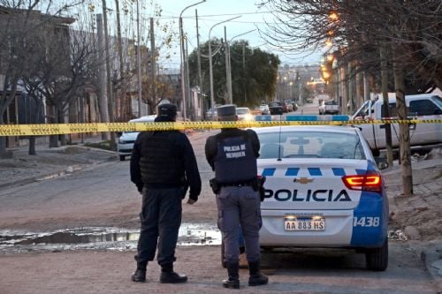Tiroteo en Confluencia: un menor murió y la Policía fue atacada al llegar al lugar