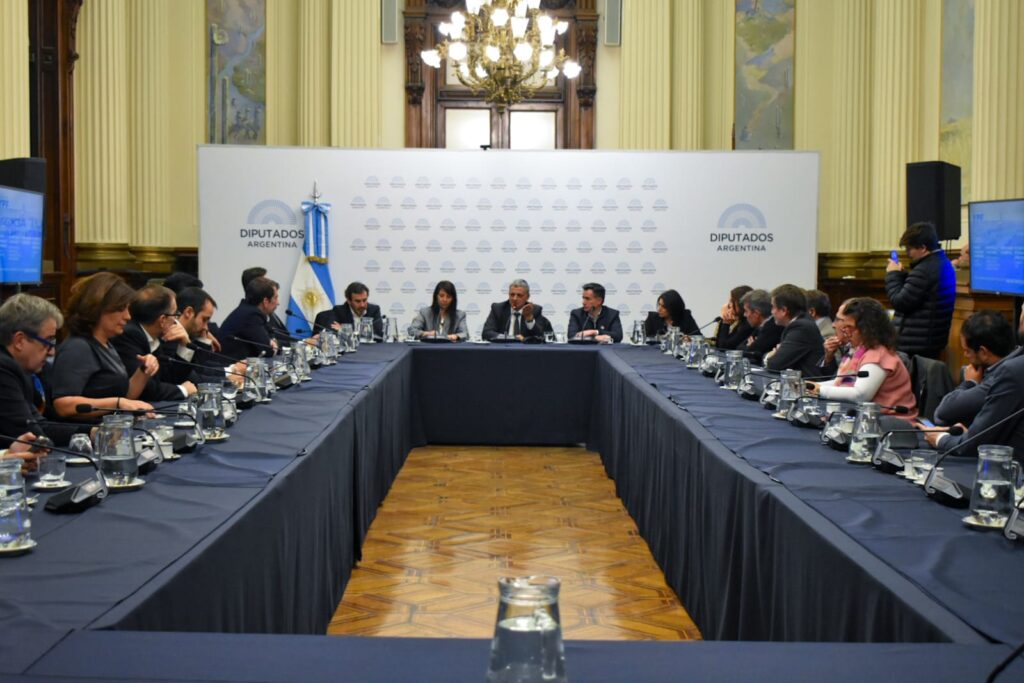 Nueva etapa en YPF: plan 4×4 para consolidar liderazgo y atraer inversiones