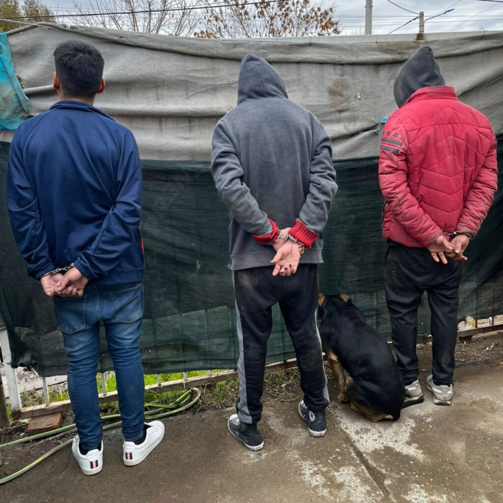 De un robo a una red narco: caen tres personas en barrio Bouquet Roldán