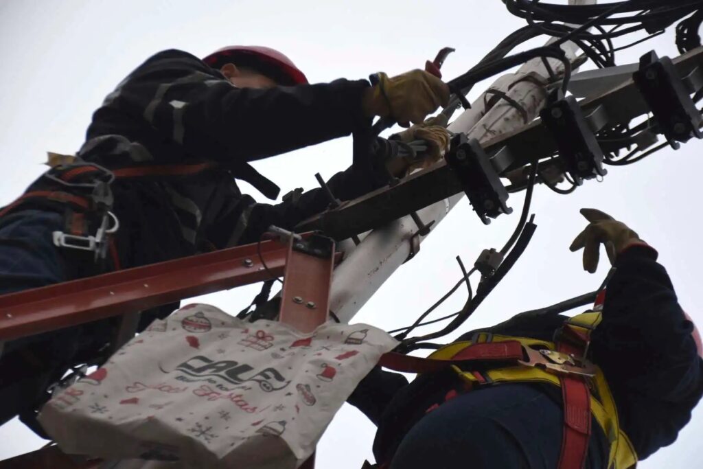 CALF trabaja para restablecer el servicio de agua en sector del centro este