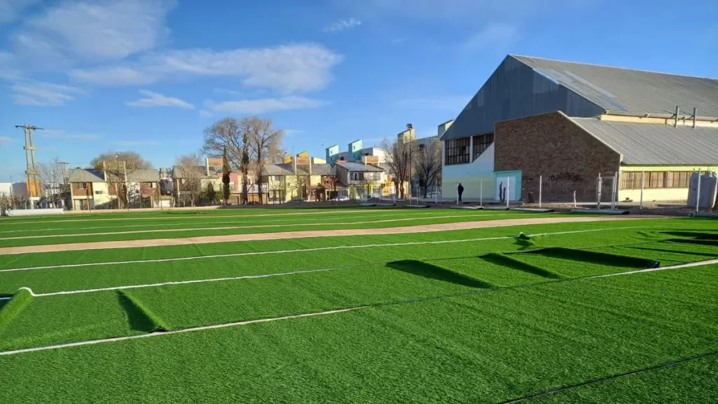 Falleció un joven de 19 años tras descompensarse en el polideportivo Gregorio Álvarez