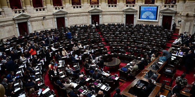 Amplia agenda en Diputados: financiamiento, pymes y huso horario