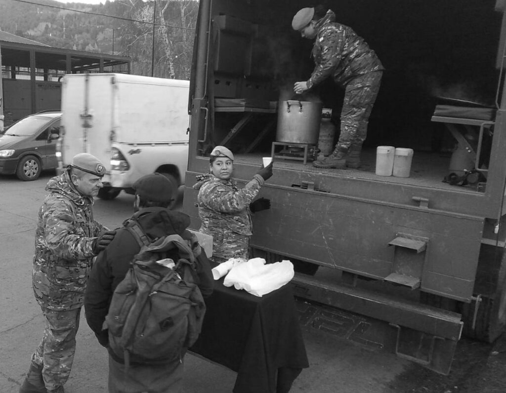 Asisten con una merienda caliente todas las tardes en San Martín de los Andes