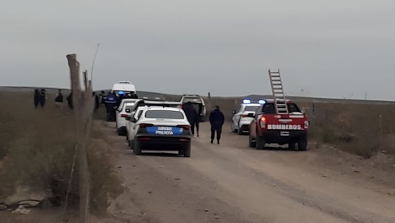 La policía halló un cuerpo en El Arroyón durante un operativo de rastrillaje