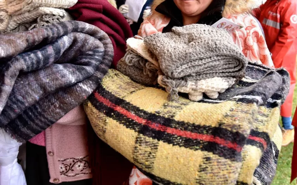 «Se necesita tu abrigo»: campaña solidaria para enfrentar el invierno