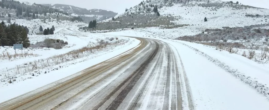 Ruta 237 cortada por hielo y niebla: continúan los trabajos para habilitar el tránsito
