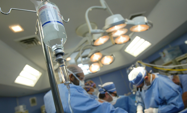 Salud: Incorporan profesionales y renuevan insumos hospitalarios