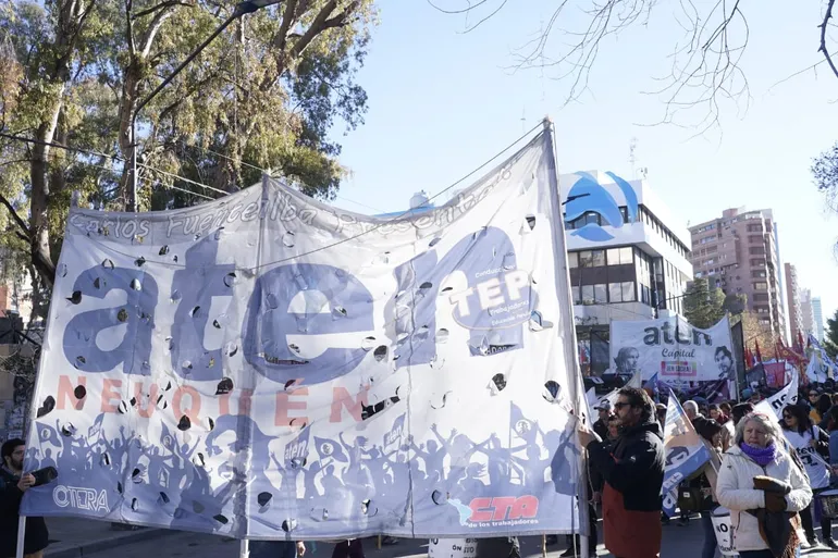 Conflicto interno en ATEN por un paro en la Capital