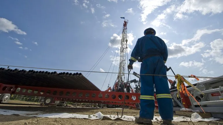 Colaboración entre Trabajo y Petroleros para capacitar mano de obra