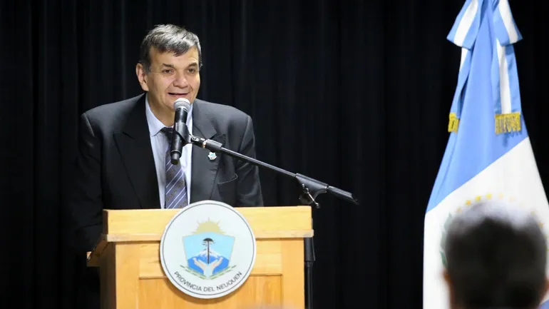 Guillermo Koenig suma la jefatura de Gabinete y destina su sueldo de YPF a becas estudiantiles