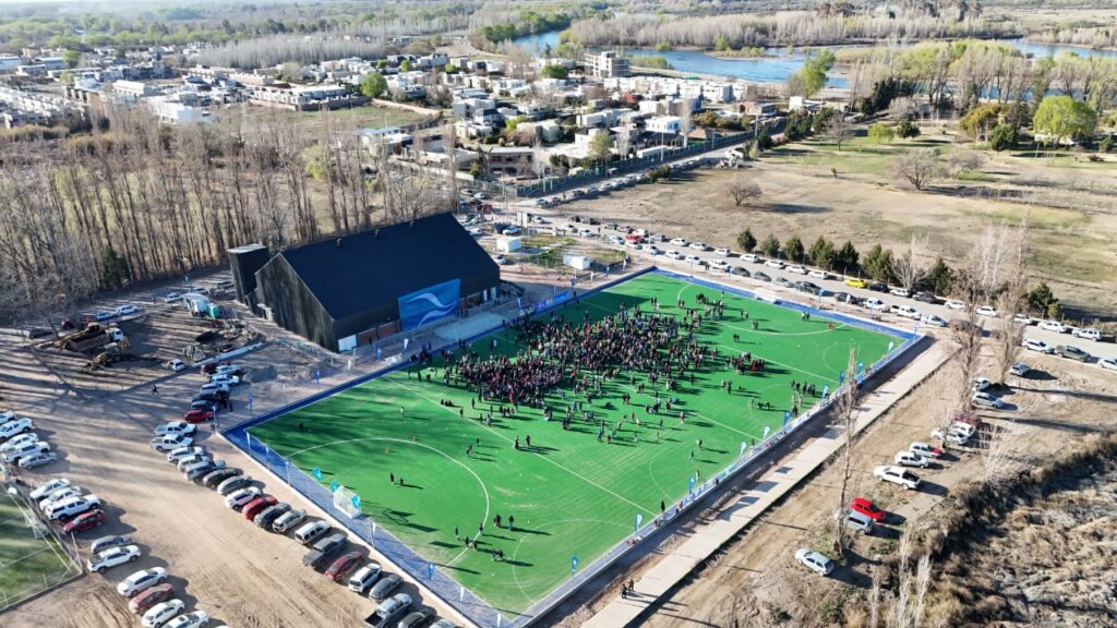 Canchas de fútbol y hockey en la tercera Ciudad Deportiva del Este