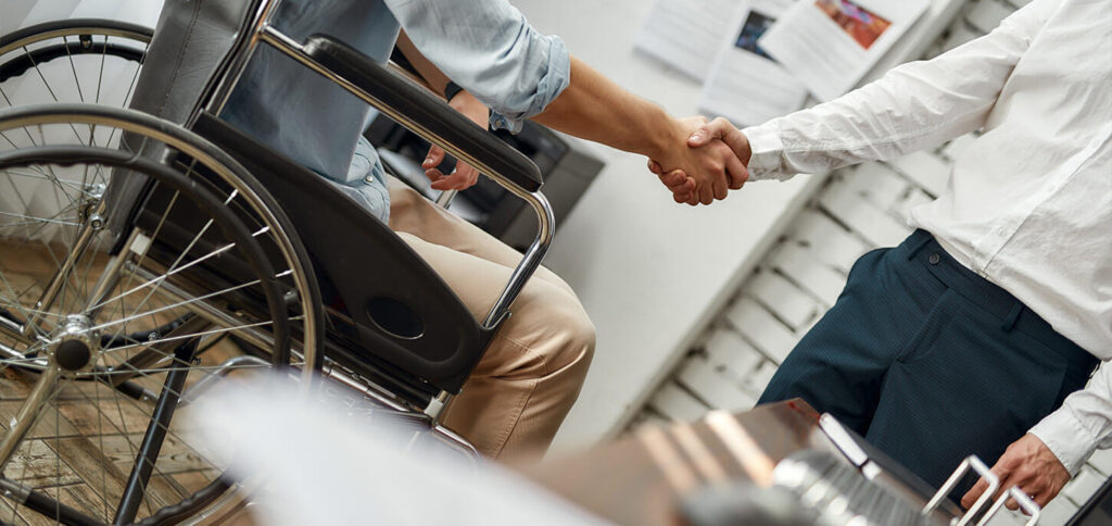 Programa de capacitación inclusiva llega a personal de atención al público