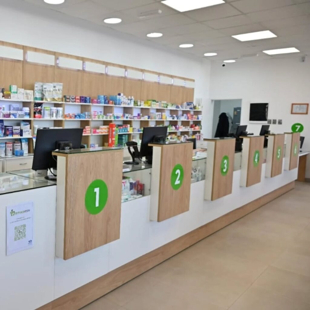 Inauguraron la farmacia del IMPS en Novella y Godoy