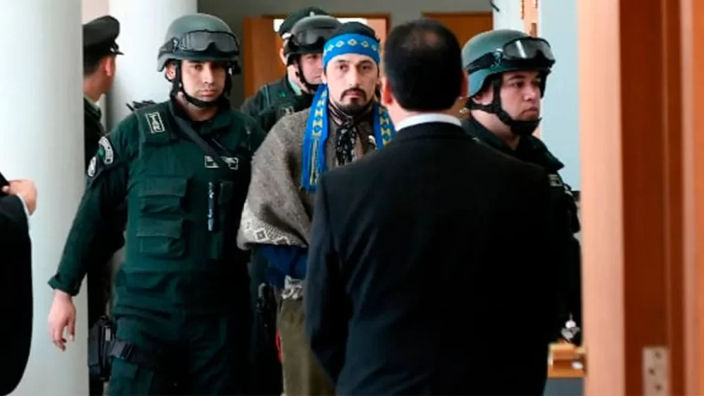 Jones Huala seguirá detenido mientras la investigación continúa