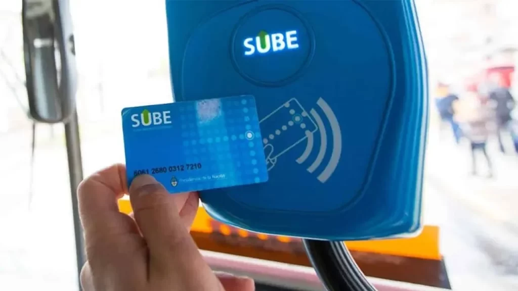 Más de 9 mil estudiantes mantienen el beneficio del transporte gratuito