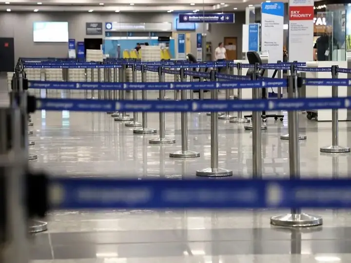 Pilotos de Aerolíneas Argentinas realizan asambleas este viernes en Aeroparque
