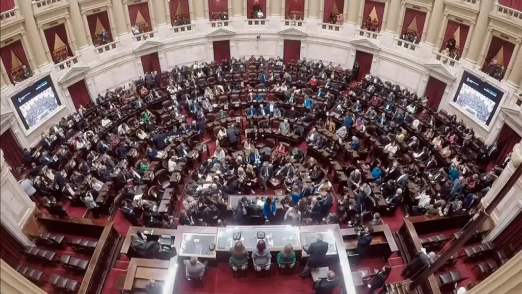 Los argentinos votan para renovar 127 bancas en Diputados
