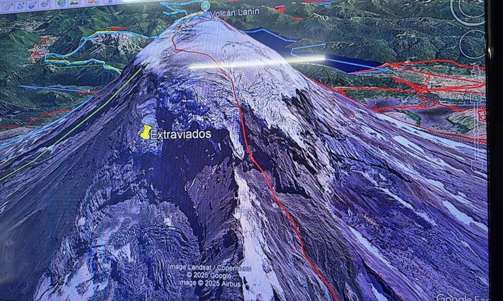 Activan operativo de rescate en la zona sur del Volcán Lanín