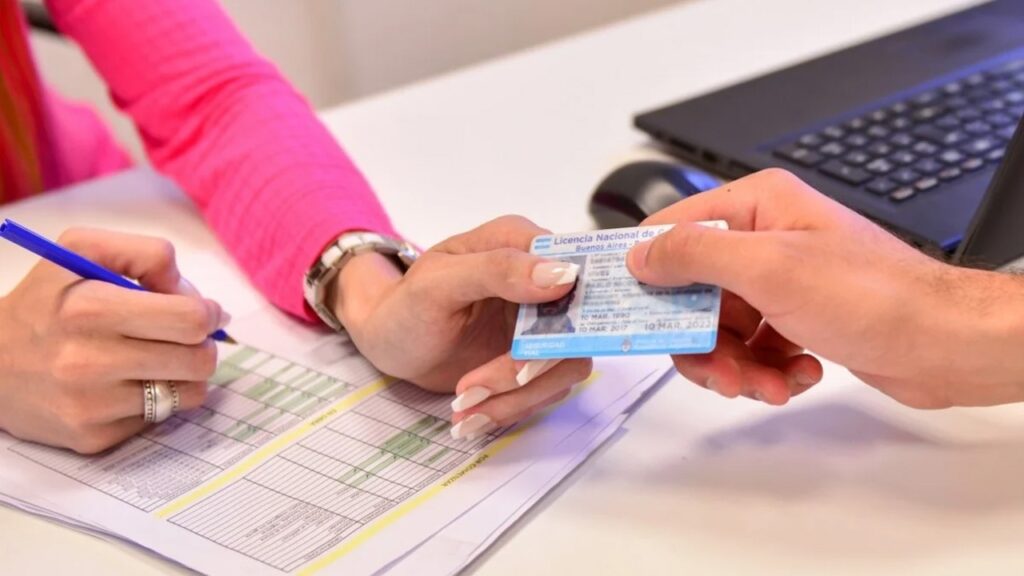 El Juzgado de Familia ordenó quitar la licencia de conducir a deudor de alimentos