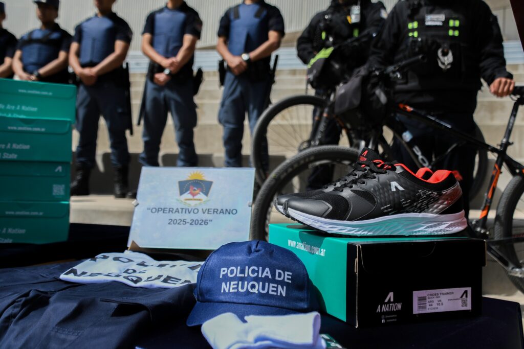 Inversión municipal para renovar los uniformes del personal policial