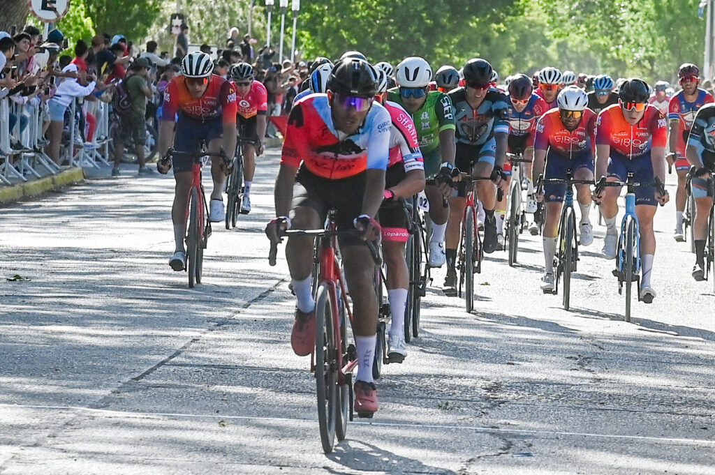 Caídas en cadena forzaron la suspensión de la Vuelta al Valle
