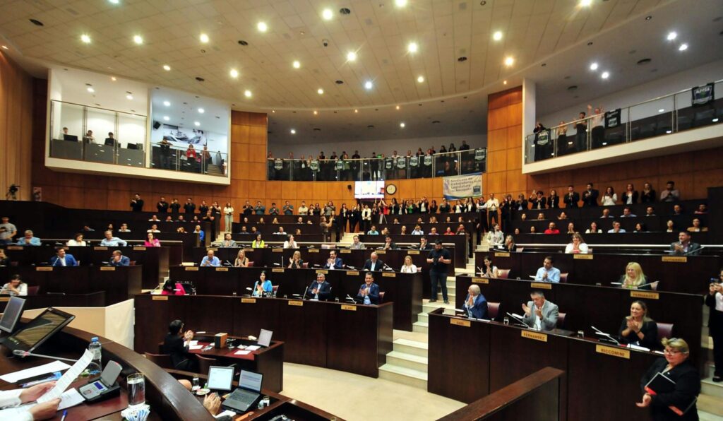 Proyecto busca adaptar la ley fiscal a la economía digital