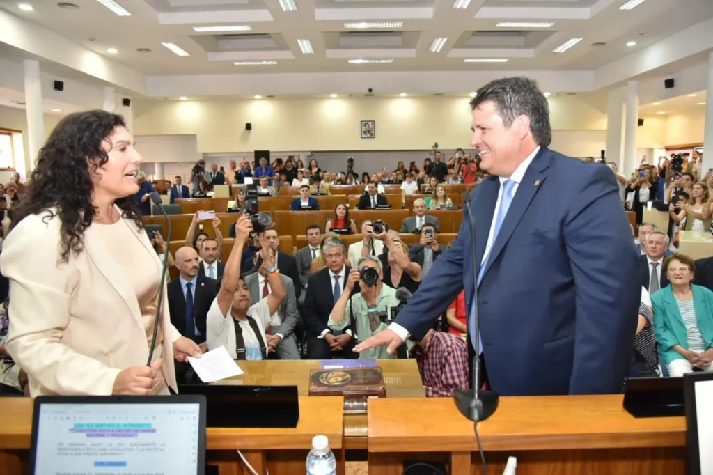 Gaido viajó a Brasil y España y Argumero asume temporalmente el Ejecutivo